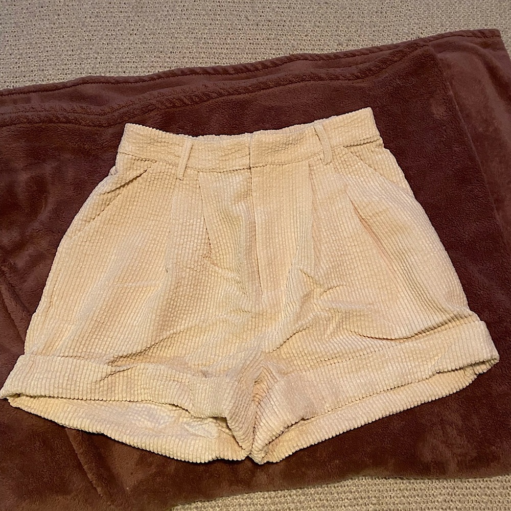 NWT Vici corduroy high waisted shorts